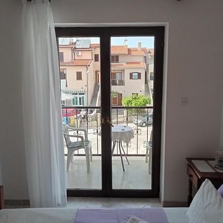 "Sunny" - Studio Apartment Pula Luaran gambar