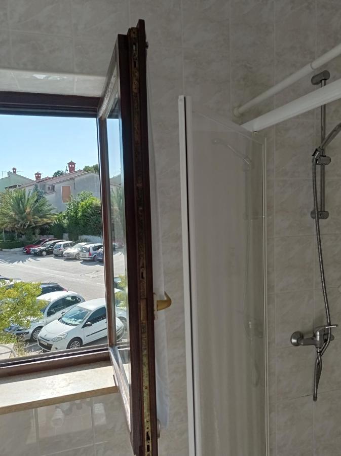 "Sunny" - Studio Apartment Pula Luaran gambar